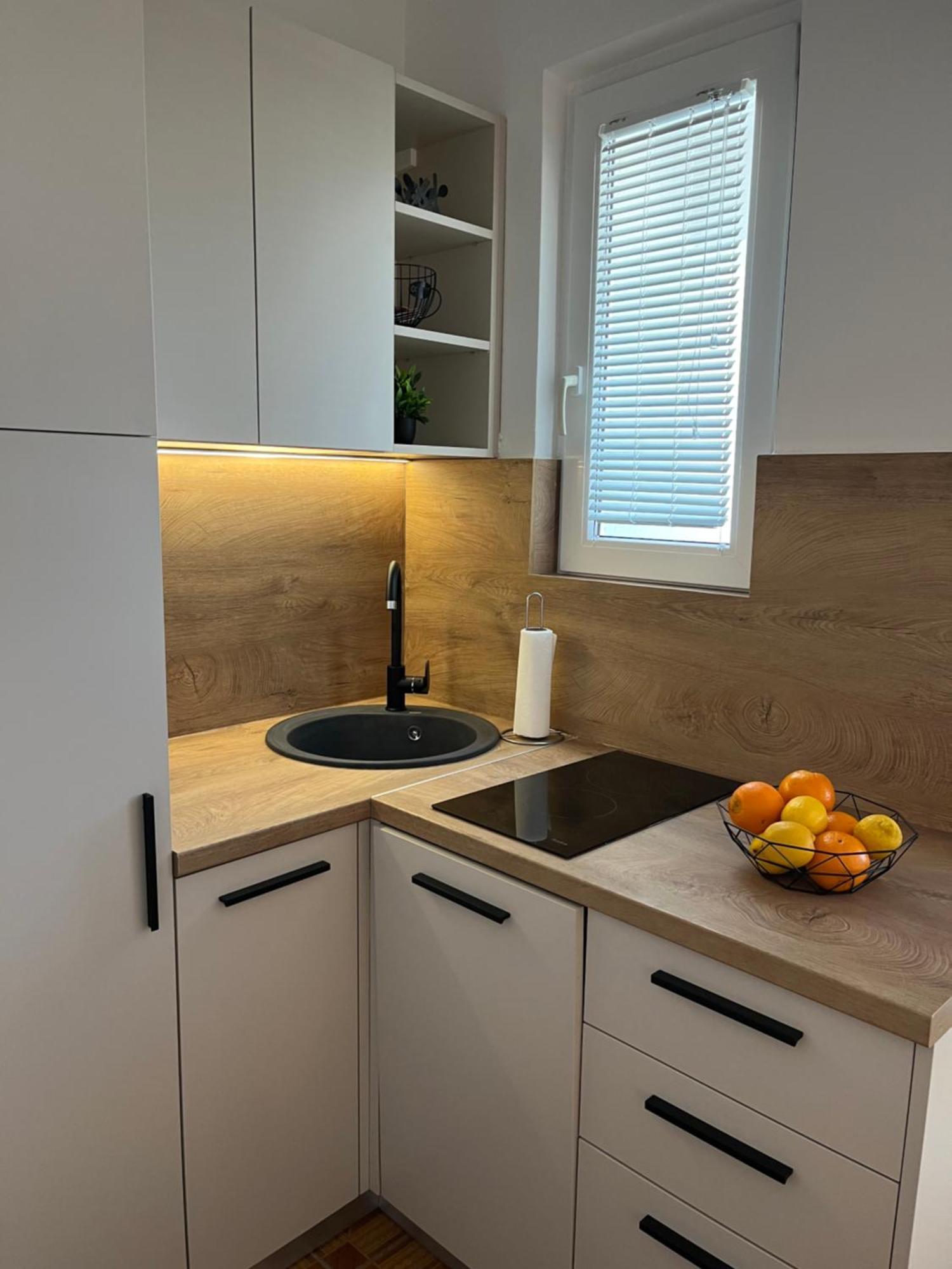Apartmani Tomeri Starigrad Paklenica Exterior foto